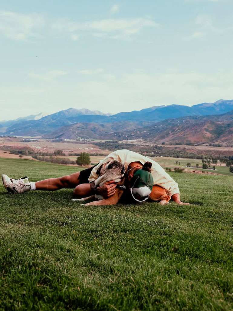 Lewis Hamilton y su perro Lewis Hamilton y su perro