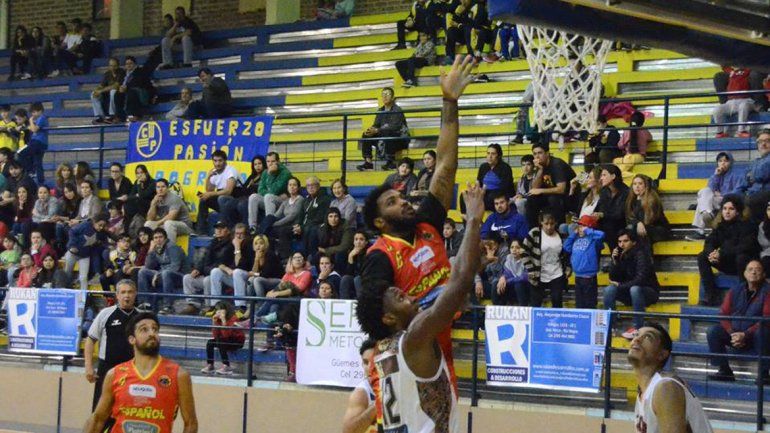 En el amistoso de temporada semanas atrás ganó el Naranja 76-73.