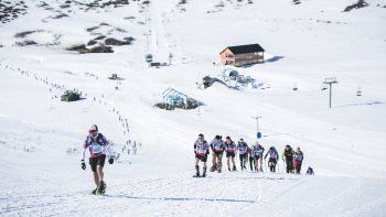 copahue extremo carrera con raqueta