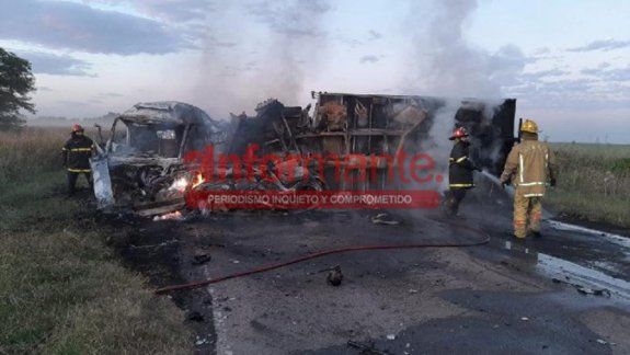Choque múltiple entre cinco vehículos deja tres muertos