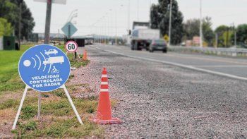 Tres propuestas se presentaron este lunes en la apertura de sobres para el nuevo sistema de radares en Río Negro. Tres propuestas se presentaron este lunes en la apertura de sobres para el nuevo sistema de radares en Río Negro.