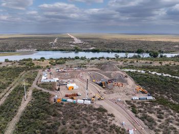 El VMOS atraviesa el Río Negro y avanza hacia un nuevo tramo El VMOS atraviesa el Río Negro y avanza hacia un nuevo tramo