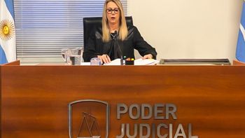 La jueza de Chubut Carina Breckle presidió el primer juicio por jurados en Rawson, y ahora lo anuló a pedido de la defensa. La jueza de Chubut Carina Breckle presidió el primer juicio por jurados en Rawson, y ahora lo anuló a pedido de la defensa.