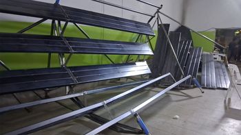 ¿como fue el colapso de la grada en plottier? la municipalidad y bomberos ya investigan el incidente ¿como fue el colapso de la grada en plottier? la municipalidad y bomberos ya investigan el incidente