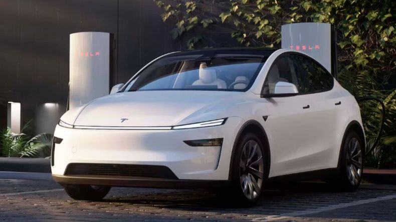  El nuevo régimen de importación directa de vehículos tiene la intención de habilitar la llegada de autos como los de Tesla sin intervención de concesionarios.