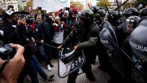 miercoles de marcha de jubilados: incidentes entre manifestantes y la policia
