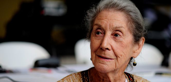 Murió la Nobel Nadine Gordimer, una voz literaria contra el apartheid