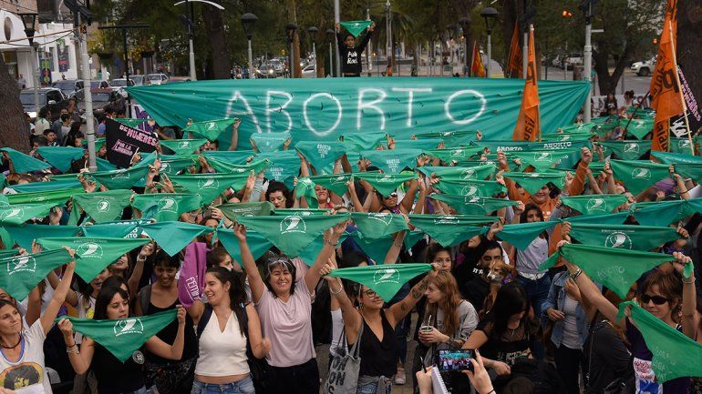 Neuquén se suma al pañuelazo federal por el aborto legal