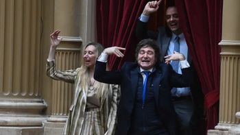 El Gobierno enfrenta cuestionamientos internos mientras los datos económicos muestran una recuperación con señales contradictorias. | LM Neuquen El Gobierno enfrenta cuestionamientos internos mientras los datos económicos muestran una recuperación con señales contradictorias.