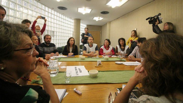 Gobierno convocó a ATEN a una mesa salarial hoy a las 18