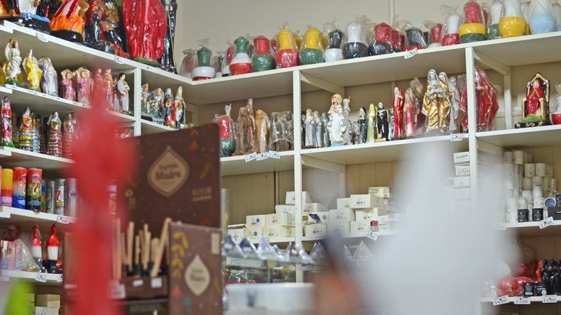 Los jóvenes neuquinos que cambian a las brujas por rituales de TikTok para atraer prosperidad | LM Neuquen Los jóvenes neuquinos que cambian a las brujas por rituales de TikTok para atraer prosperidad