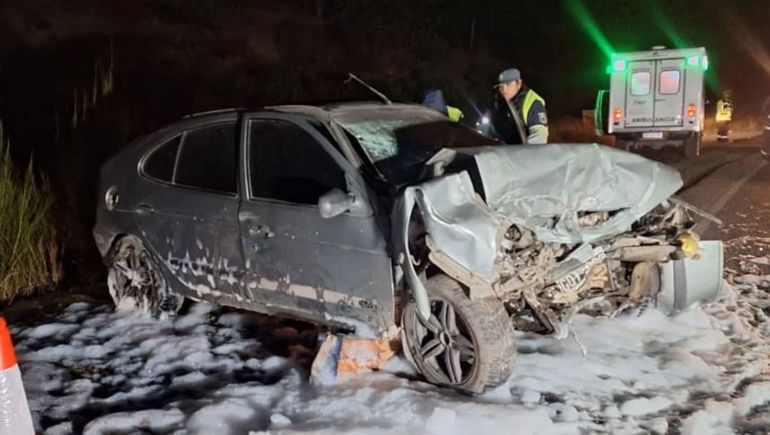 Fuertísimo choque frontal en Ruta 40 con 6 heridos: hay 3 en grave estado