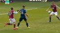 El momento exacto del Blooper que terminó en gol.