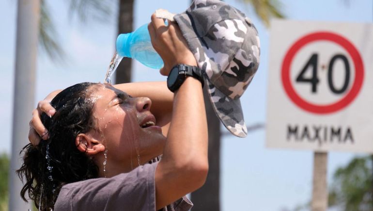 El alerta roja por calor extremo afecta localidades de Río Negro y Neuquén.