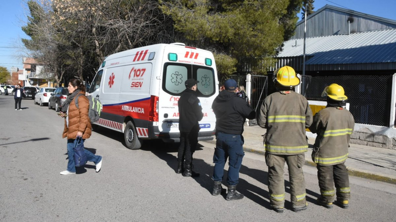 Suspendieron las clases en el IFD 6 por fuerte olor a gas