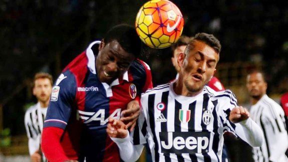 El argentino Roberto Pereyra fue titular, pero no tuvo un buen partido.