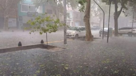 El SMN anunció una alerta por lluvias y vientos vientos fuertes en el sur del país.
