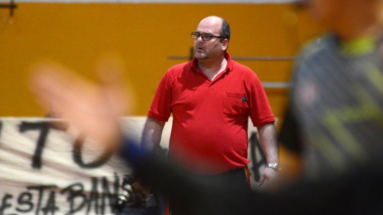 Santángelo no se confía. Puede ser para cualquiera