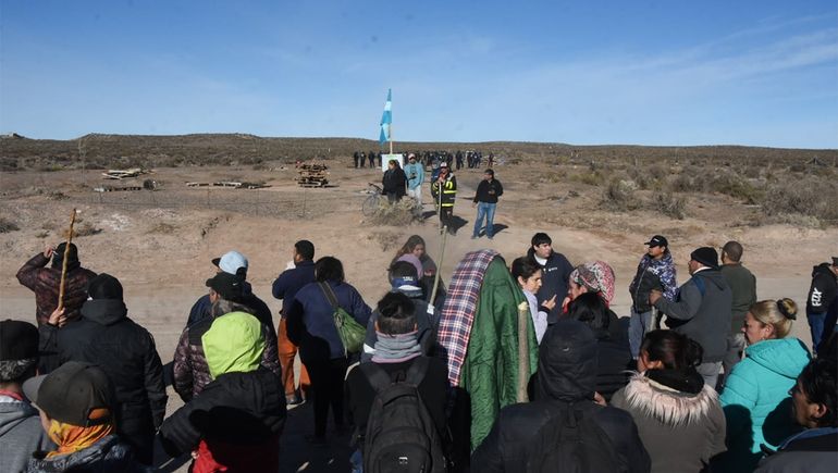 Desalojo y máxima tensión en un operativo en barrio Las Perlas