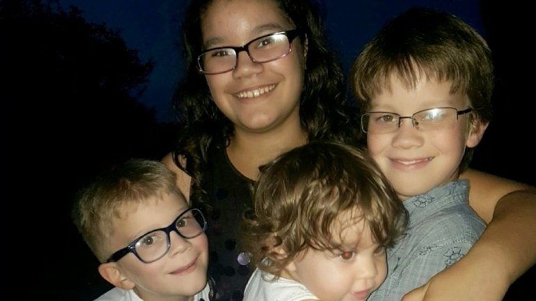 Dos de los chicos eran hijos de él