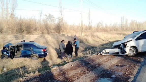 Brutal choque sobre la Ruta 151: hay dos personas heridas