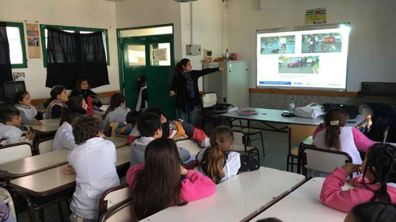 Más de cien chicos del ISFD 6 participaron de la charla.&nbsp;