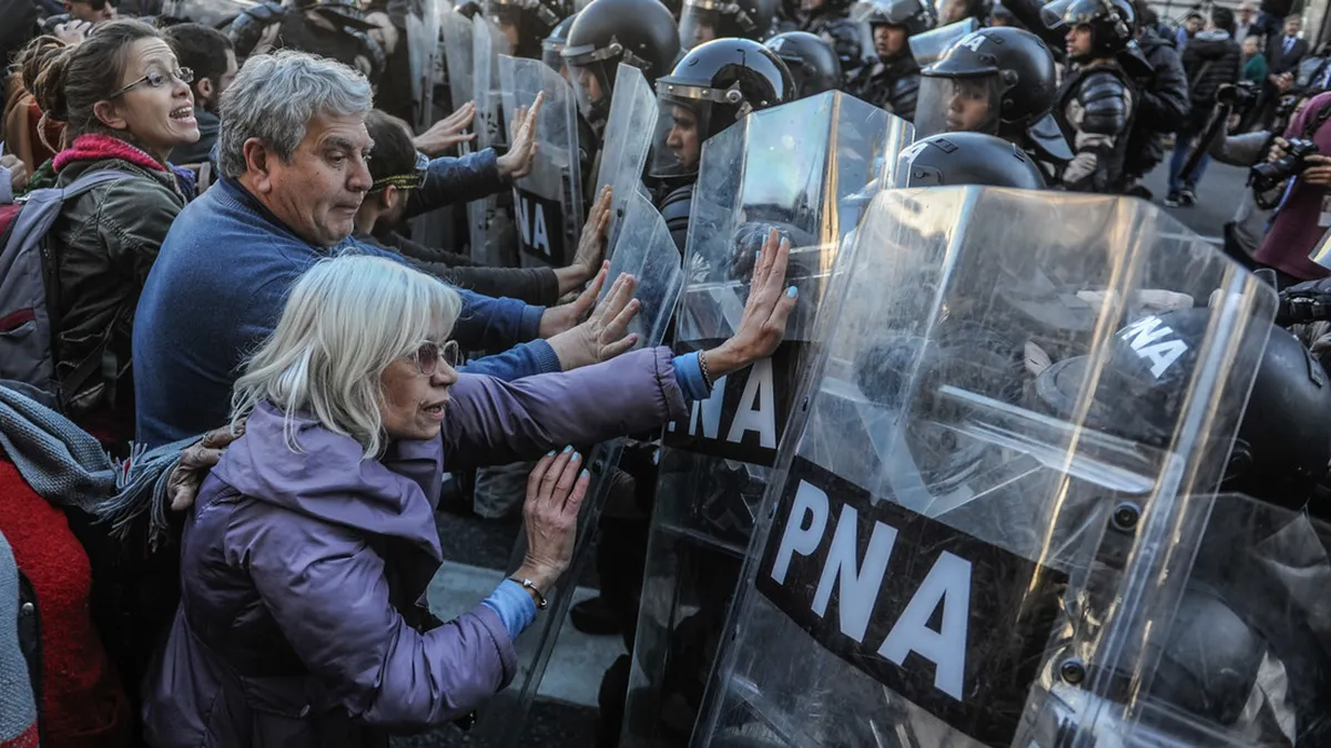 Cuando la historia se repite: la foto de Grillo que recuerda a Kosteki