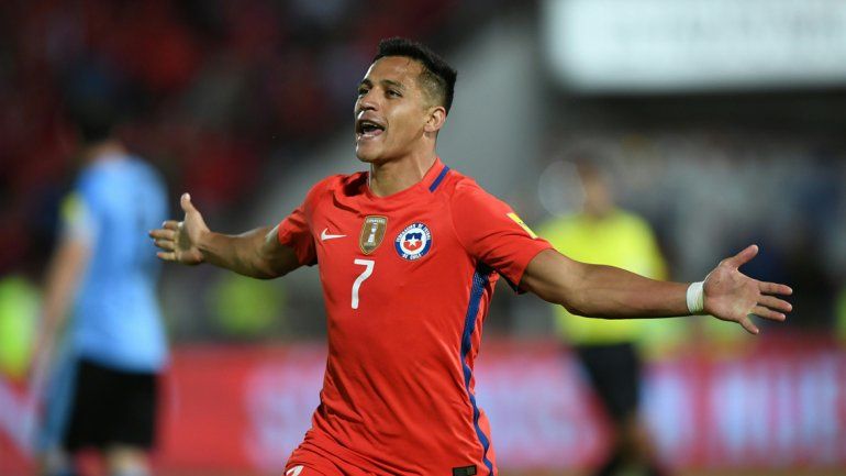 Alexis Sánchez metió un doblete y fue una de las figuras en el triunfo de Chile sobre los charrúas.&nbsp;