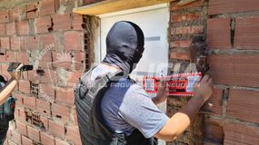 Policía volvió a allanar y clausurar un kiosco narco en Plaza Huincul | LM Neuquen Policía volvió a allanar y clausurar un kiosco narco en Plaza Huincul