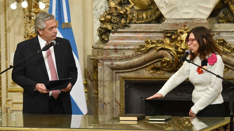 El Presidente se aisló en un círculo que casi lo voltea