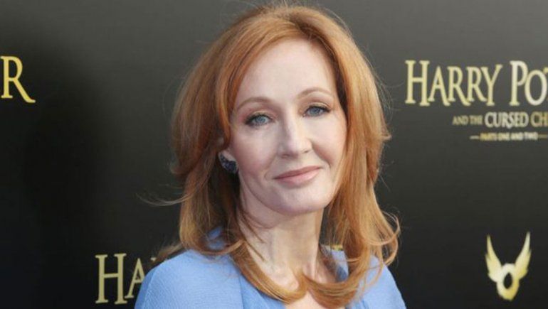 J. K. Rowling fue acusada de transfobia por un tuit