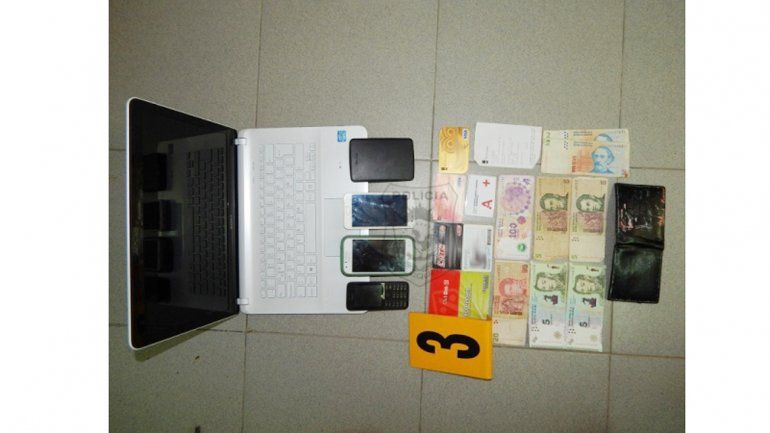 Los elementos robados estaban en poder de los dos acusados.