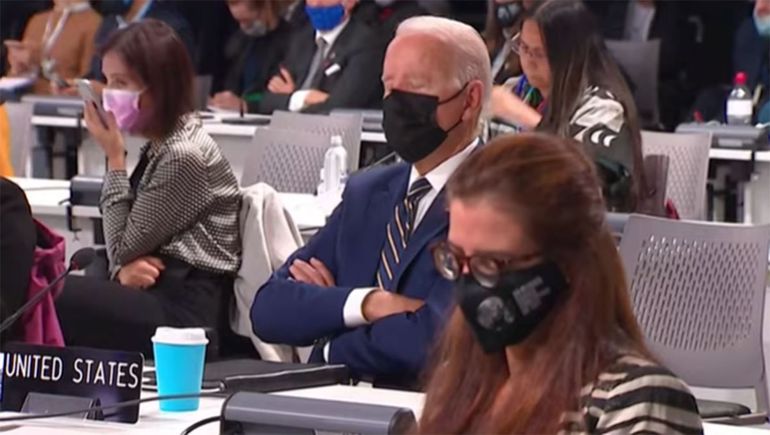 Joe Biden se quedó dormido en la conferencia de Cambio Climático