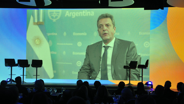 Sergio Massa exigió la colaboración de los grupos empresariales