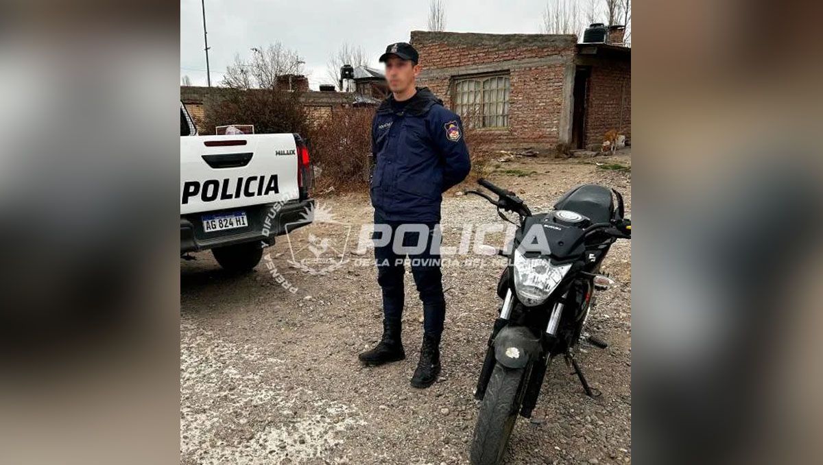 Una familia de Zapala recuperó su moto gracias a un inmediato despliegue policial.