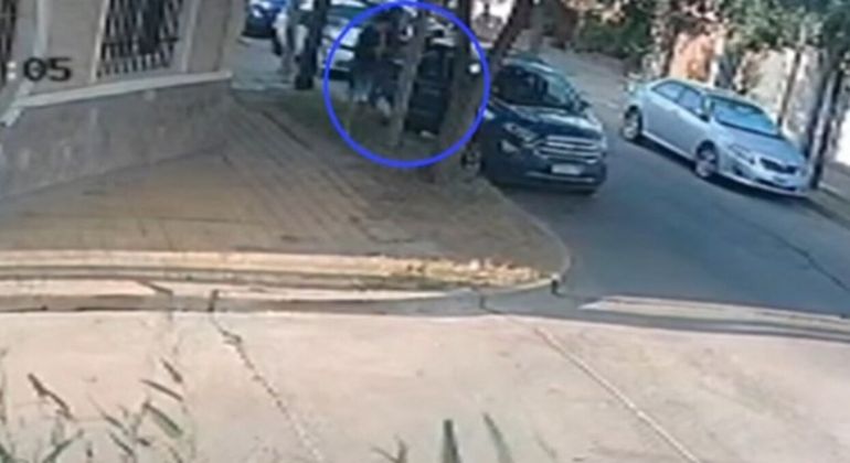 Quedate quieto y dame las llaves de la camioneta