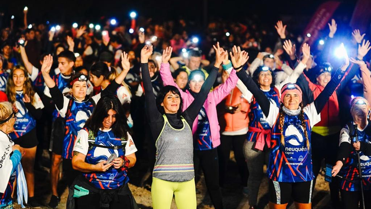 Más de 2.000 personas disfrutaron del primer trekking nocturno