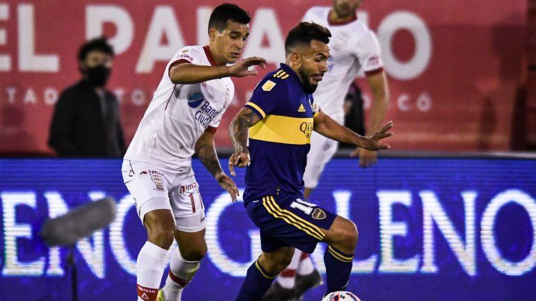 Tevez se le plantó a Russo, que arrugó, y estallaron los memes por Soldadios