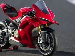 Ducati Panigale V4 S. Ducati Panigale V4 S.