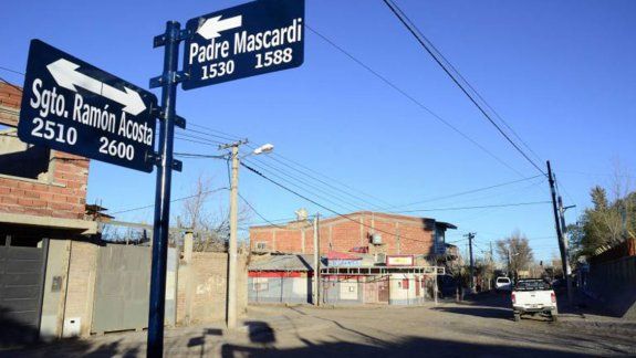 Varias calles que rodean a una escuela serán de mano única