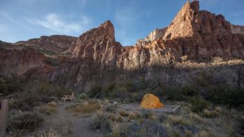 El Parque Patagonia, en el sudoeste de Santa Cruz, ofrece una experiencia única para los amantes del acampe. El Parque Patagonia, en el sudoeste de Santa Cruz, ofrece una experiencia única para los amantes del acampe.