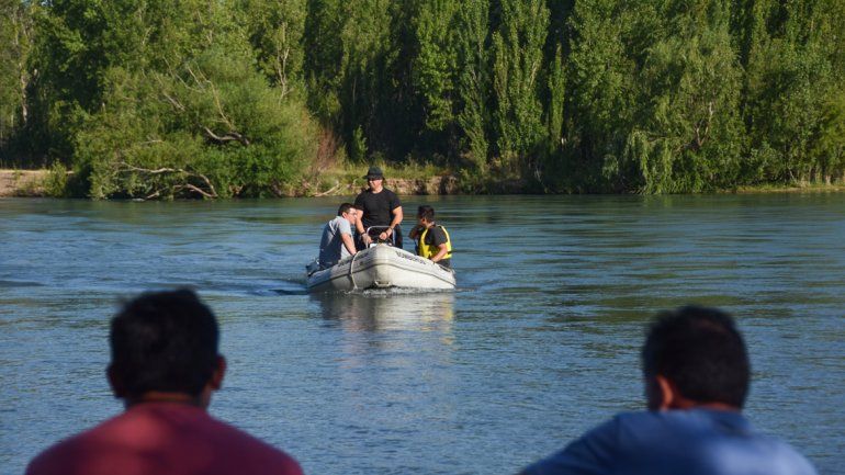 Seguirá mañana la búsqueda del joven chaqueño aguas abajo de la Isla Jordán