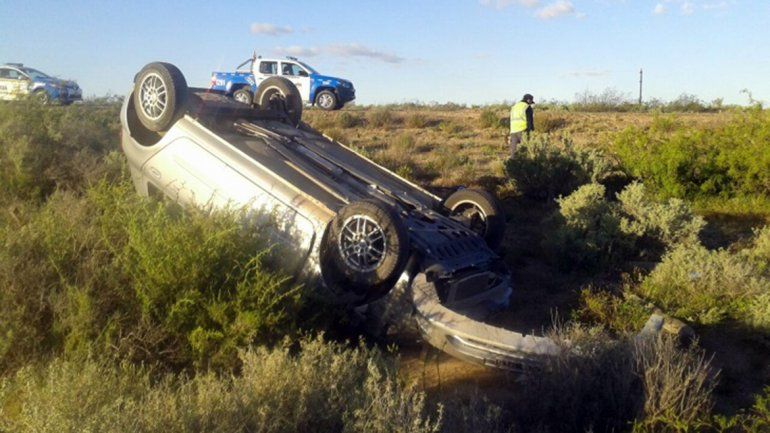 Se salvaron de milagro: resultaron ilesos tras volcar camino a Plaza Huincul