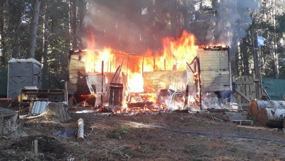 Investigan si fue intencional el incendio de una casilla