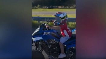 El nene de 5 años manejaba un cuatriciclo El nene de 5 años manejaba un cuatriciclo