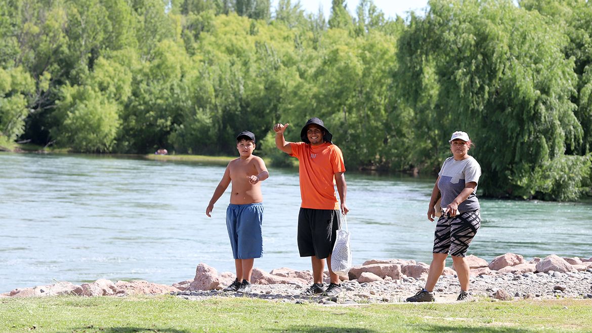 El calor empieza a sentirse y anticipa un fin de semana largo con días de verano | LM Neuquen El calor empieza a sentirse y anticipa un fin de semana largo con días de verano