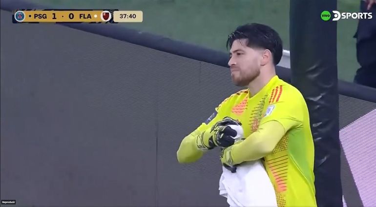 ¡Qué garrón! El error de Agustín Rossi para el gol de Kvaratskhelia en Flamengo-PSG