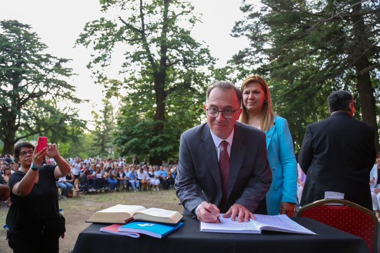 En 5 fotos: la jura de Luis Bertolini como intendente de Plottier