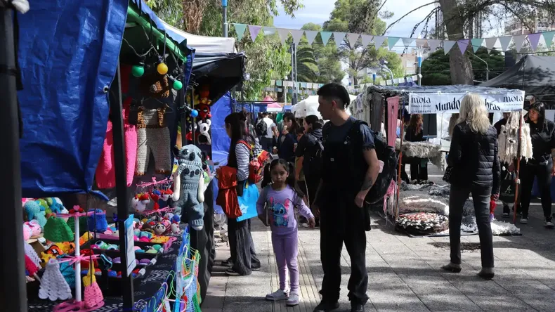 ¿Qué se puede comprar por menos de $15.000 en la Feria Nacional de Artesanos? | LM Neuquen ¿Qué se puede comprar por menos de $15.000 en la Feria Nacional de Artesanos?