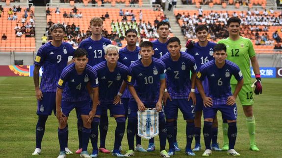 Argentina venció a Polonia y avanzó de ronda. Foto X.